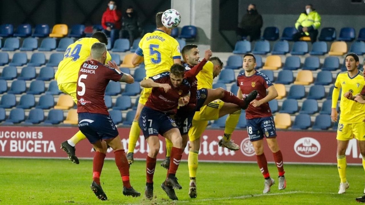 Cádiz y el Choco Lozano eliminan en penales al Pontevedra y avanzan en la Copa del Rey