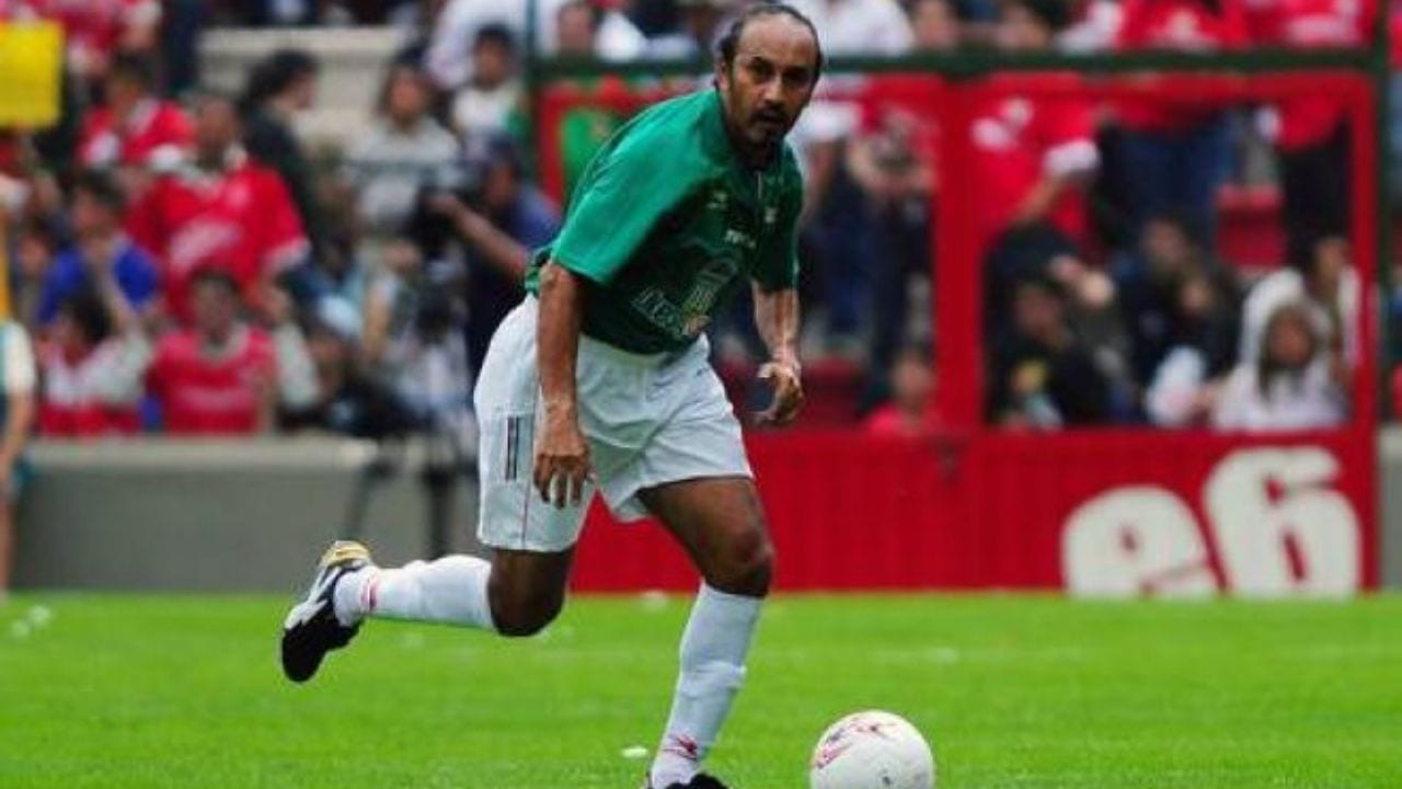 Salvador Nasralla recuerda a El Potro Gutiérrez en su época de jugador
