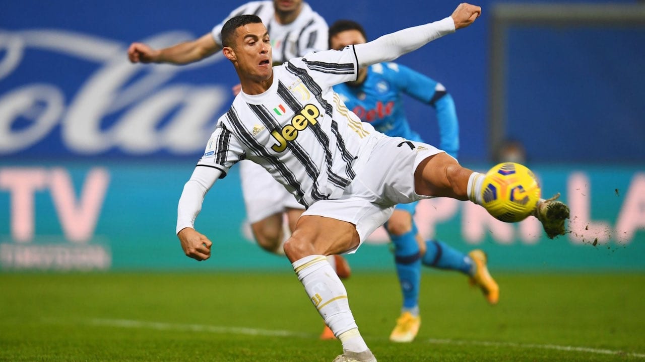 Cristiano Ronaldo se convierte en el máximo goleador de la historia del fútbol profesional