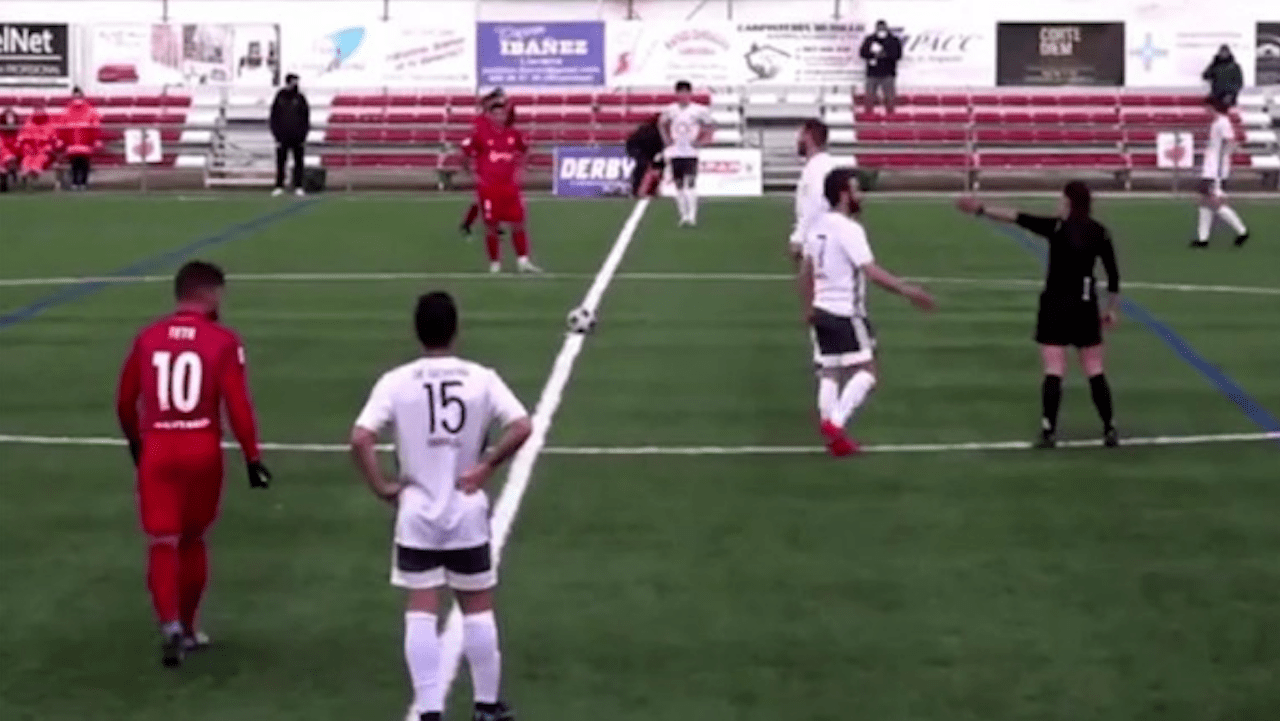 Video: El gol que sufrió un equipo por no conocer el reglamento al detalle