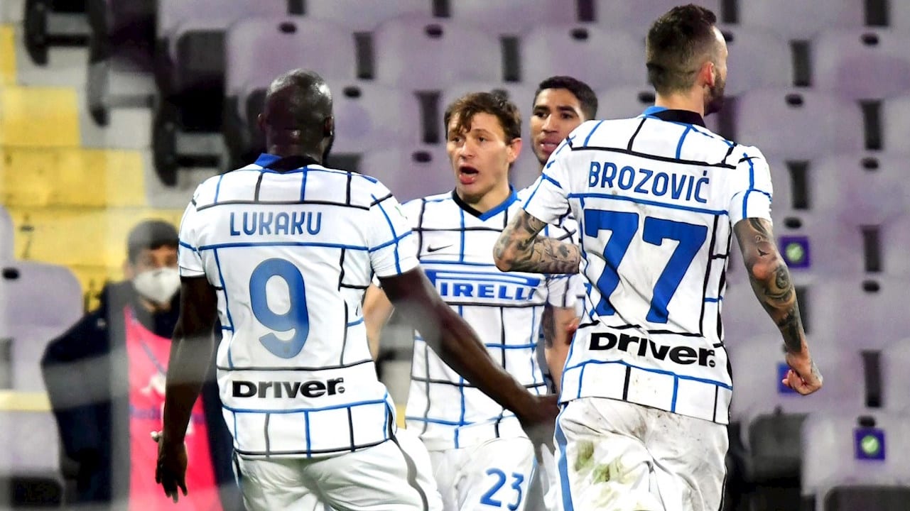 Lukaku rescata al Inter y habrá derbi con el Milan en cuartos