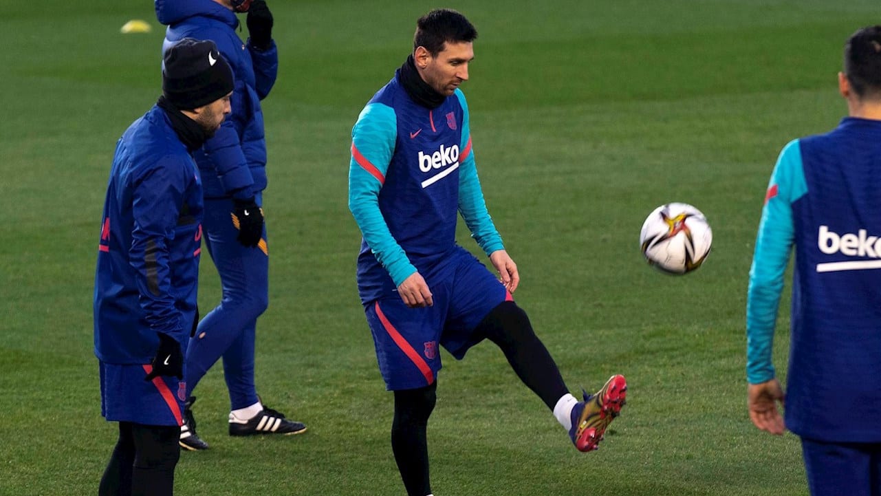 Messi presenta molestias previo al juego de Supercopa y enciende las alarmas