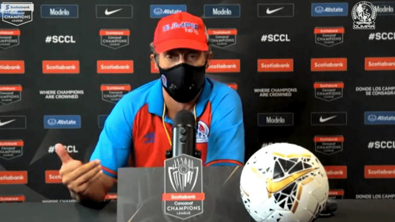 Pedro Troglio destaca el buen momento del Alajuelense, pero deja claro que buscará el título