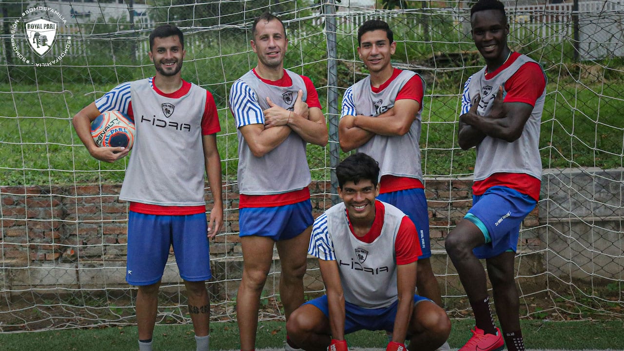 Rubilio Castillo 'encanta' con su amague y definición en entrenamiento del Royal Pari