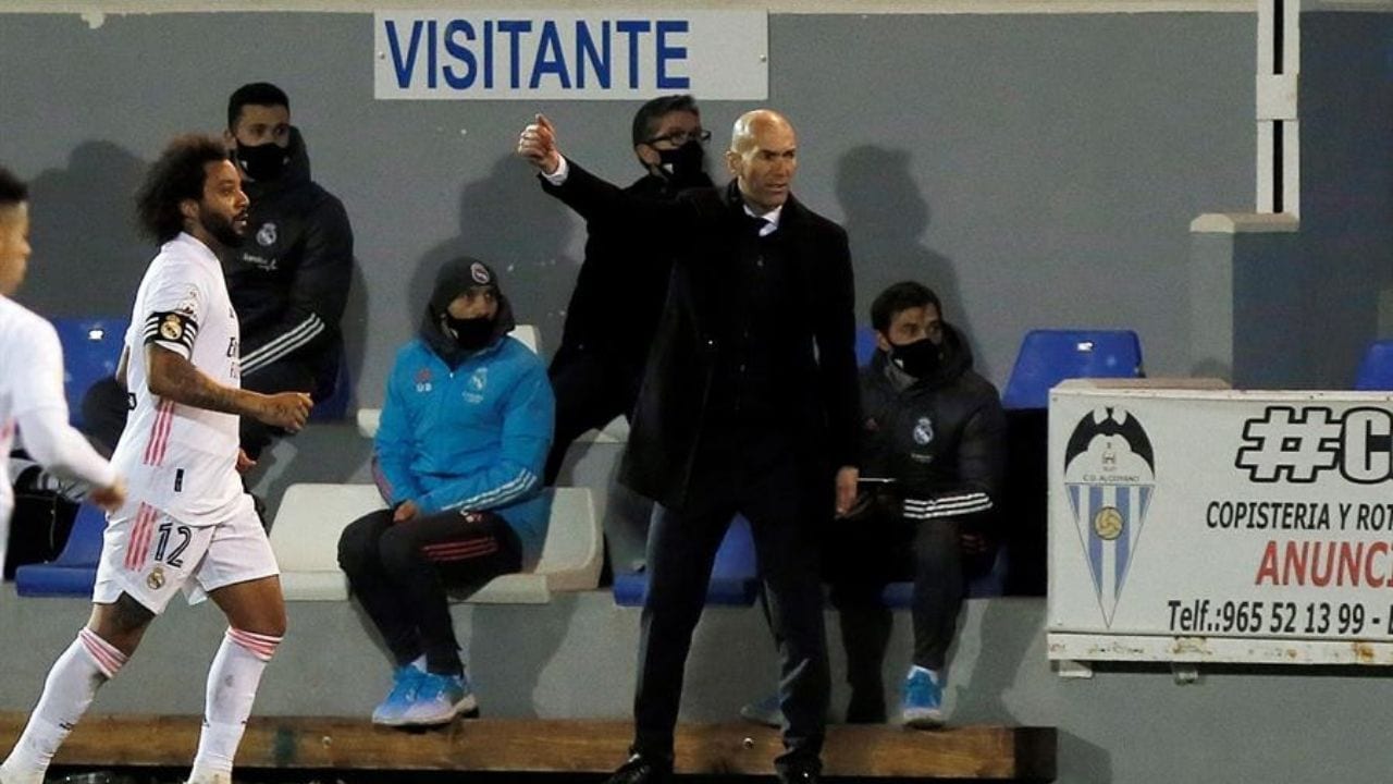 Zinedine Zidane habló sobre su futuro tras el fracaso ante el Alcoyano