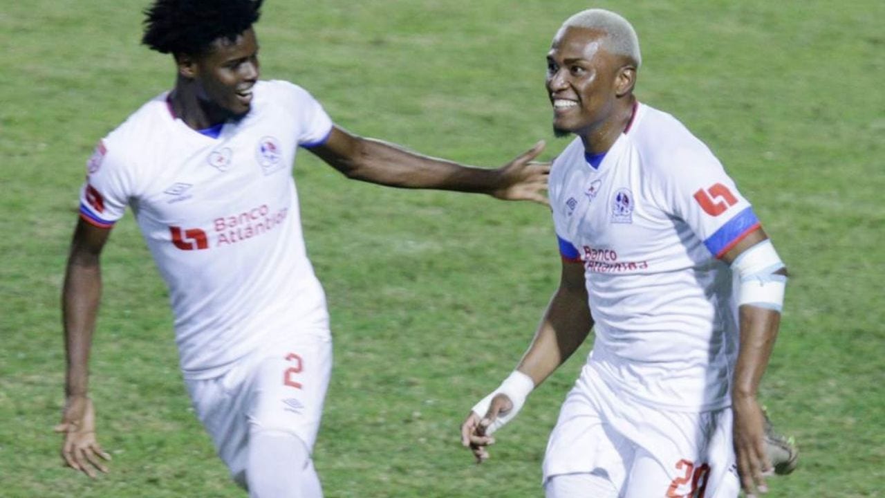 Deiby Flores elegido como el mejor jugador del apertura 2020-2021