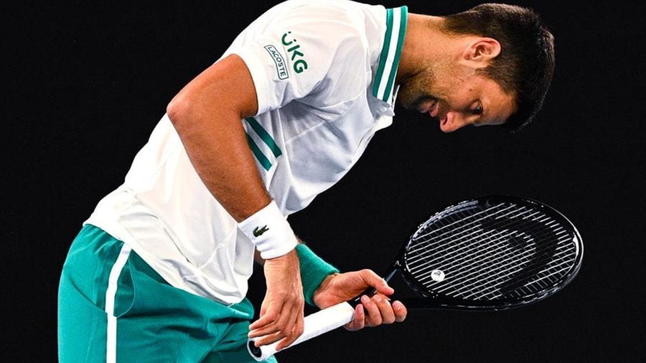 Djokovic logra su victoria 300 en un Grand Slam con dolor