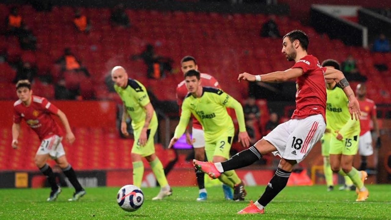 Manchester United venció al Newcastle y queda a 10 puntos del City