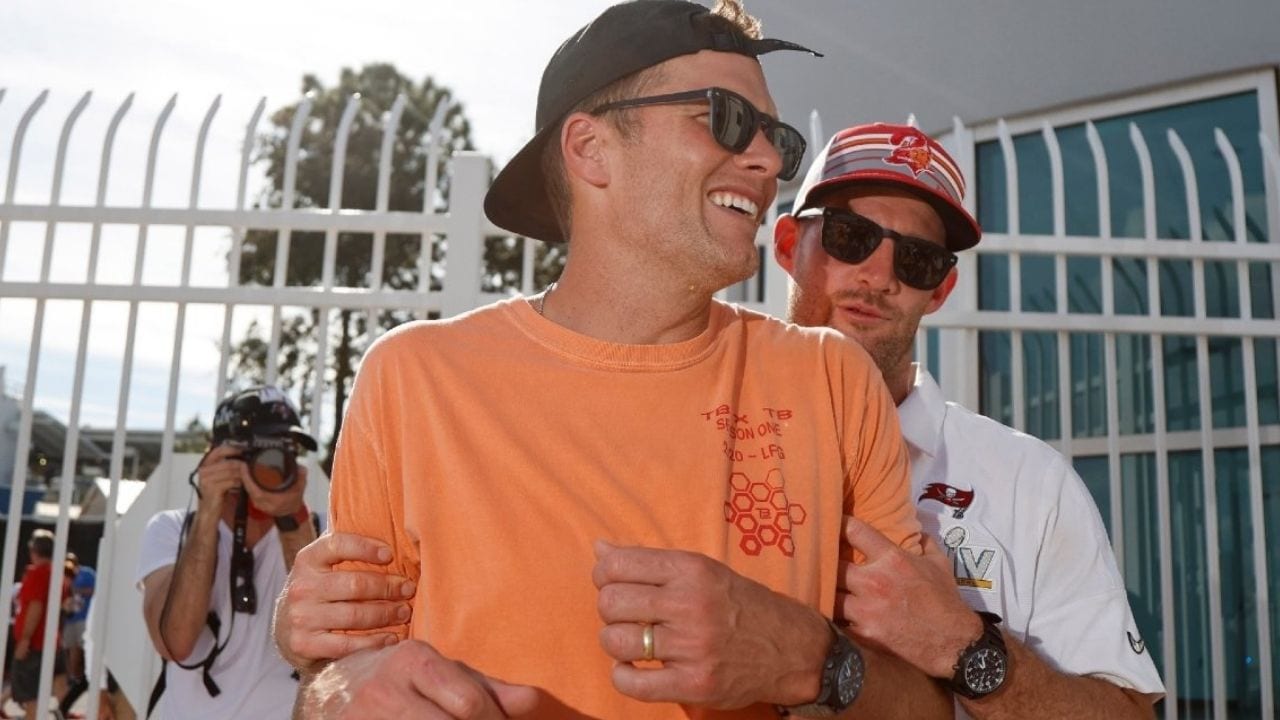 ¡Celebró como leyenda! Captan a Tom Brady pasado de copas en los festejos de Tampa Bay Buccaneers