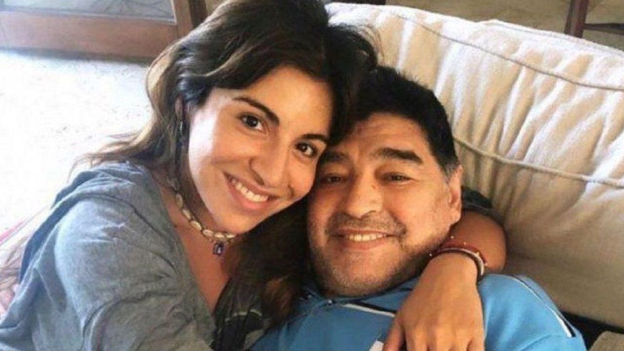 Relato de joven a la que Diego Maradona "salvó la vida" emociona a hija del astro argentino