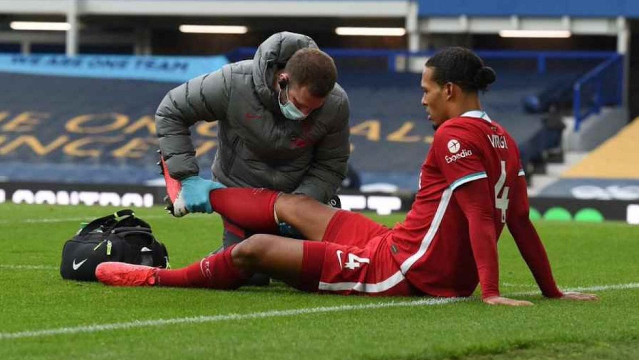Jürgen Klopp pone en duda que Van Dijk vuelva a jugar esta temporada