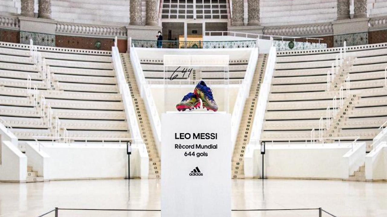 Subastarán botas de Lionel Messi y destinarán recaudación a la lucha contra el cáncer infantil