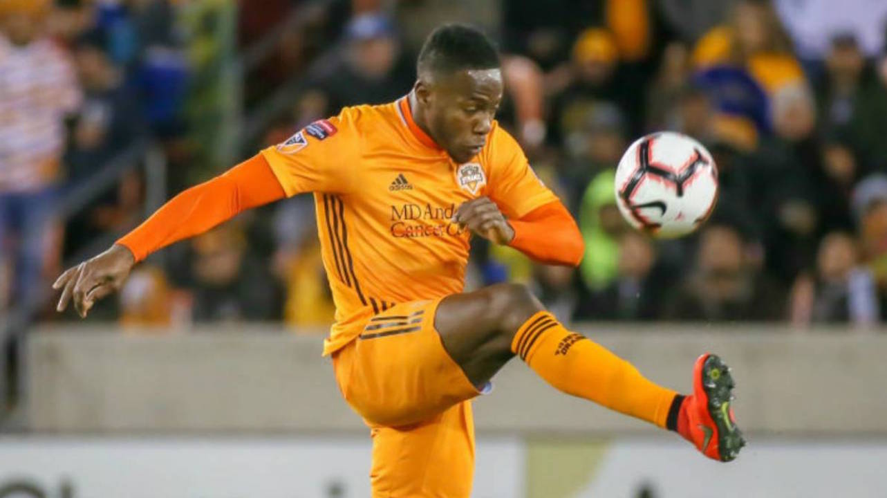 Maynor Figueroa renueva otra temporada con el Houston Dynamo