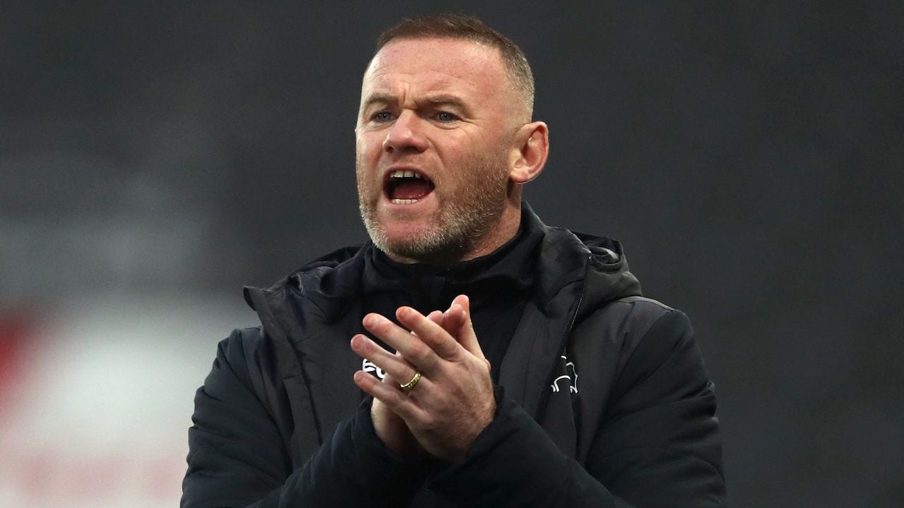 Para Wayne Rooney el VAR ''quita las emociones'' y pide a la Premier League que prescinda de el
