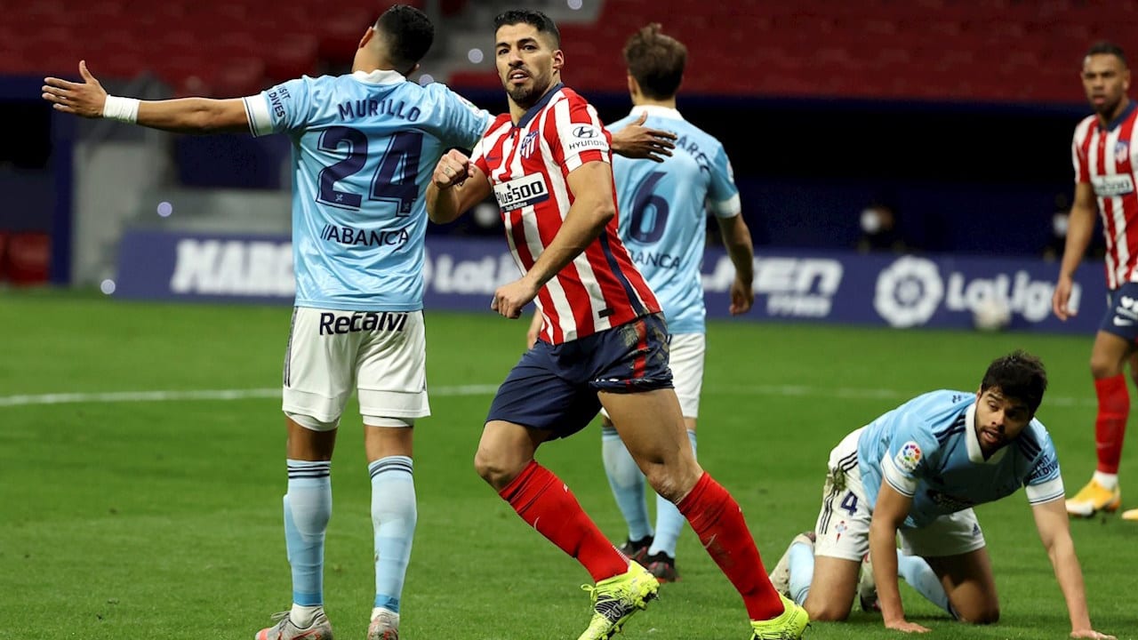 El Atlético de Madrid empató ante el Celta pese a doblete de Luis Suárez