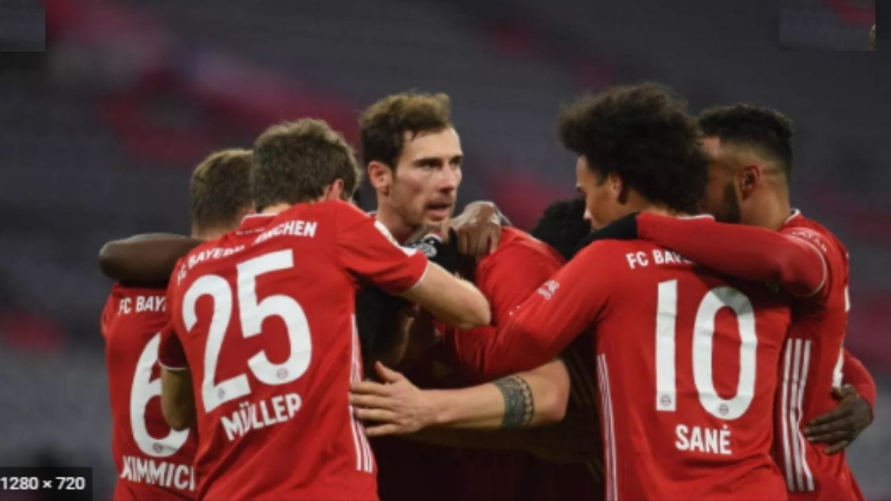Multan a jugador del Bayern Múnich por tatuarse en plena pandemia