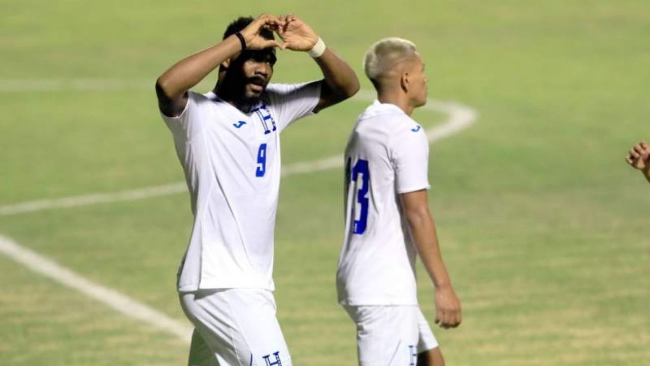 Jorge Benguché se perderá el duelo ante Grecia tras dar positivo de covid-19