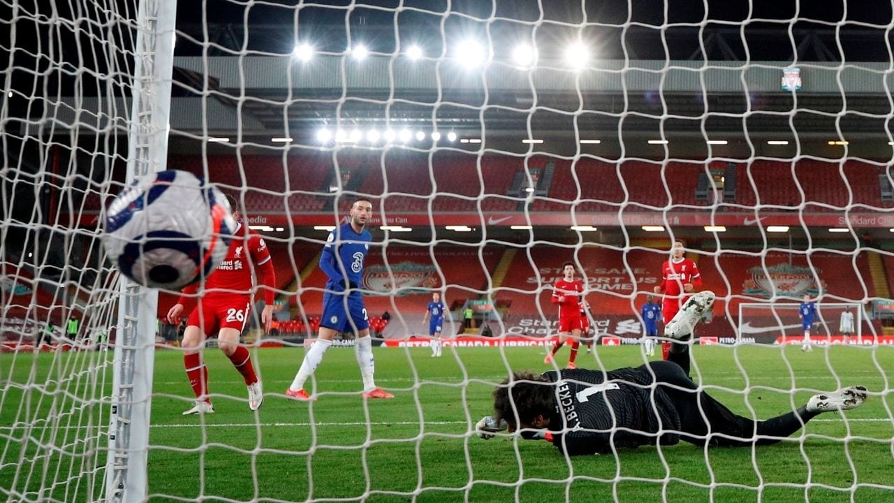 Chelsea venció al Liverpool y los reds siguen sin poder sumar en Anfield