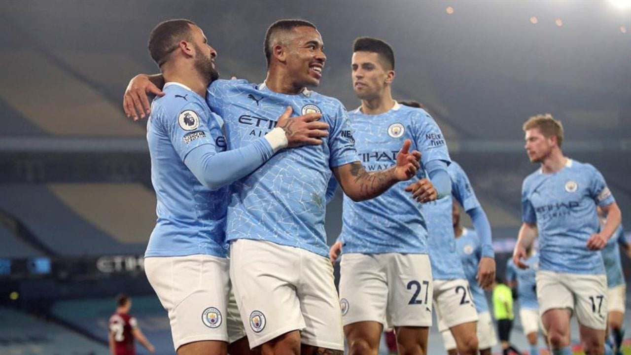 Manchester City desconoce la piedad y suma de tres en su camino al título de la Premier