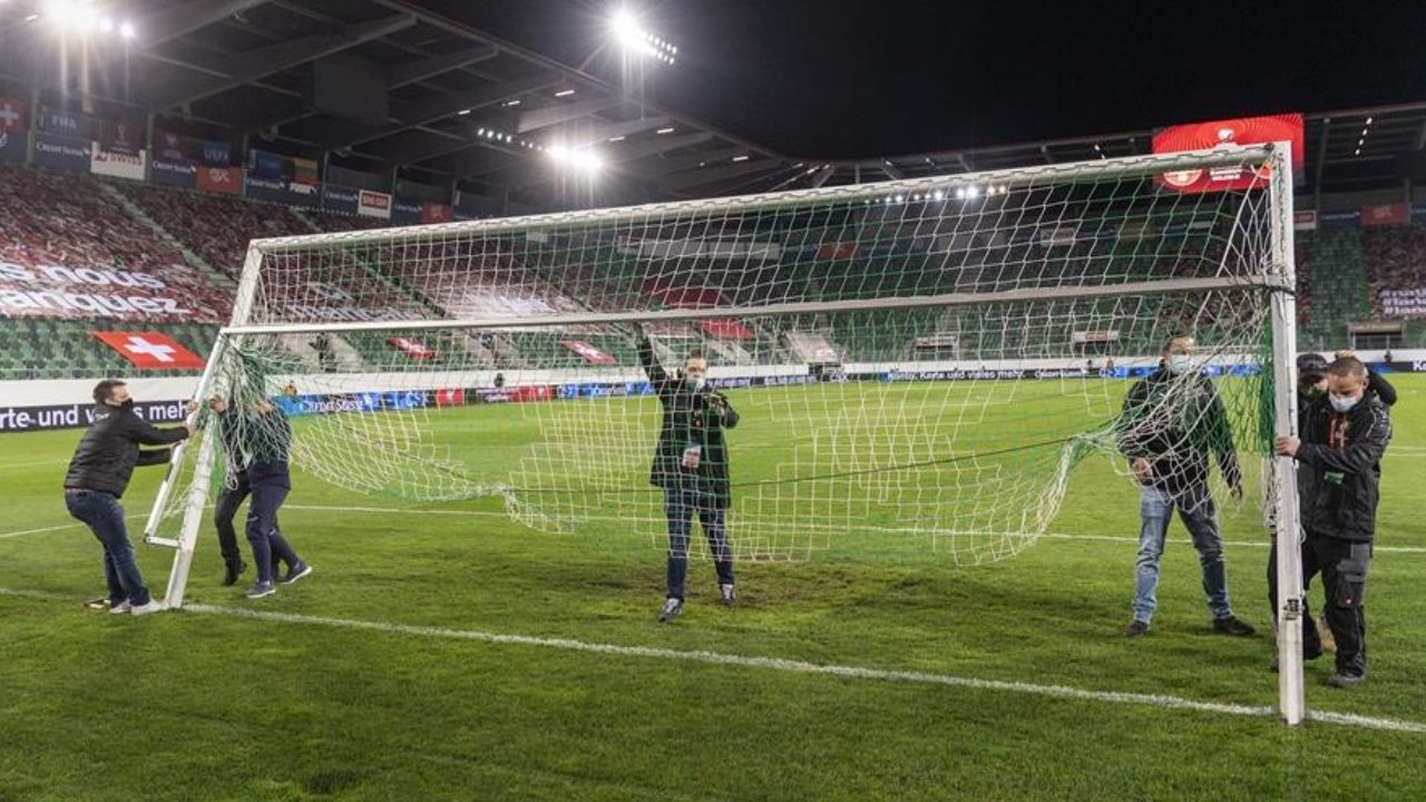 ¡Insólito! La razón por la que se suspende momentáneamente el juego Suiza contra Lituania