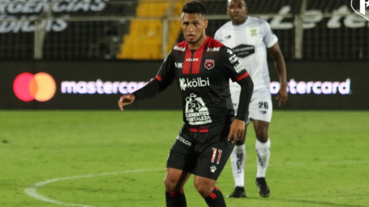 Alex López empata en su regreso con Alajuelense