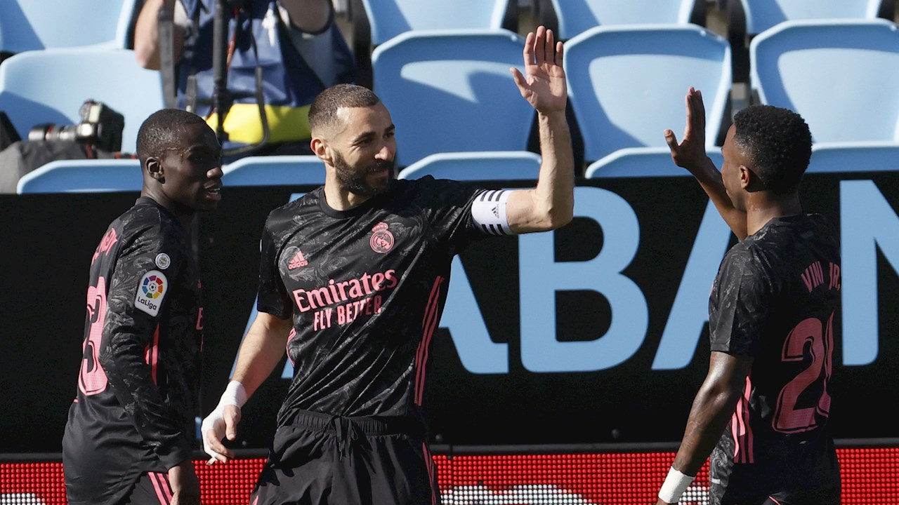 Benzema mantiene al Real Madrid en la pelea por LaLiga