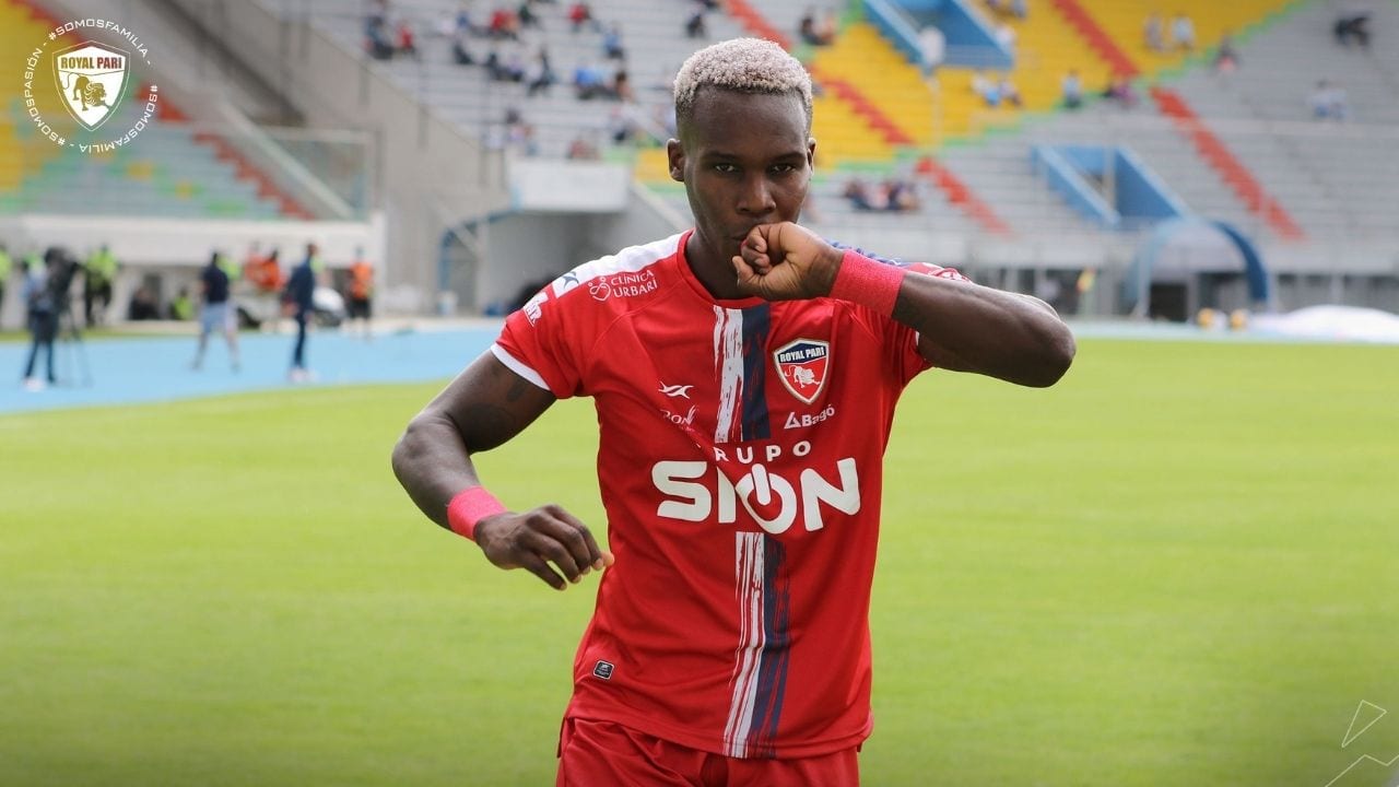 Video: Rubilio Castillo se estrena en la Liga de Bolivia con Royal Pari