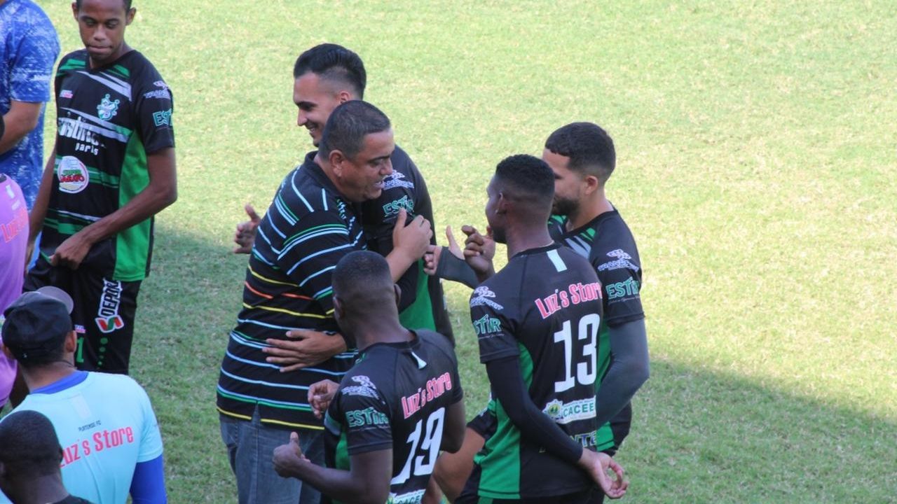 John Jairo López se despidió de los jugadores del Platense con especiales palabras