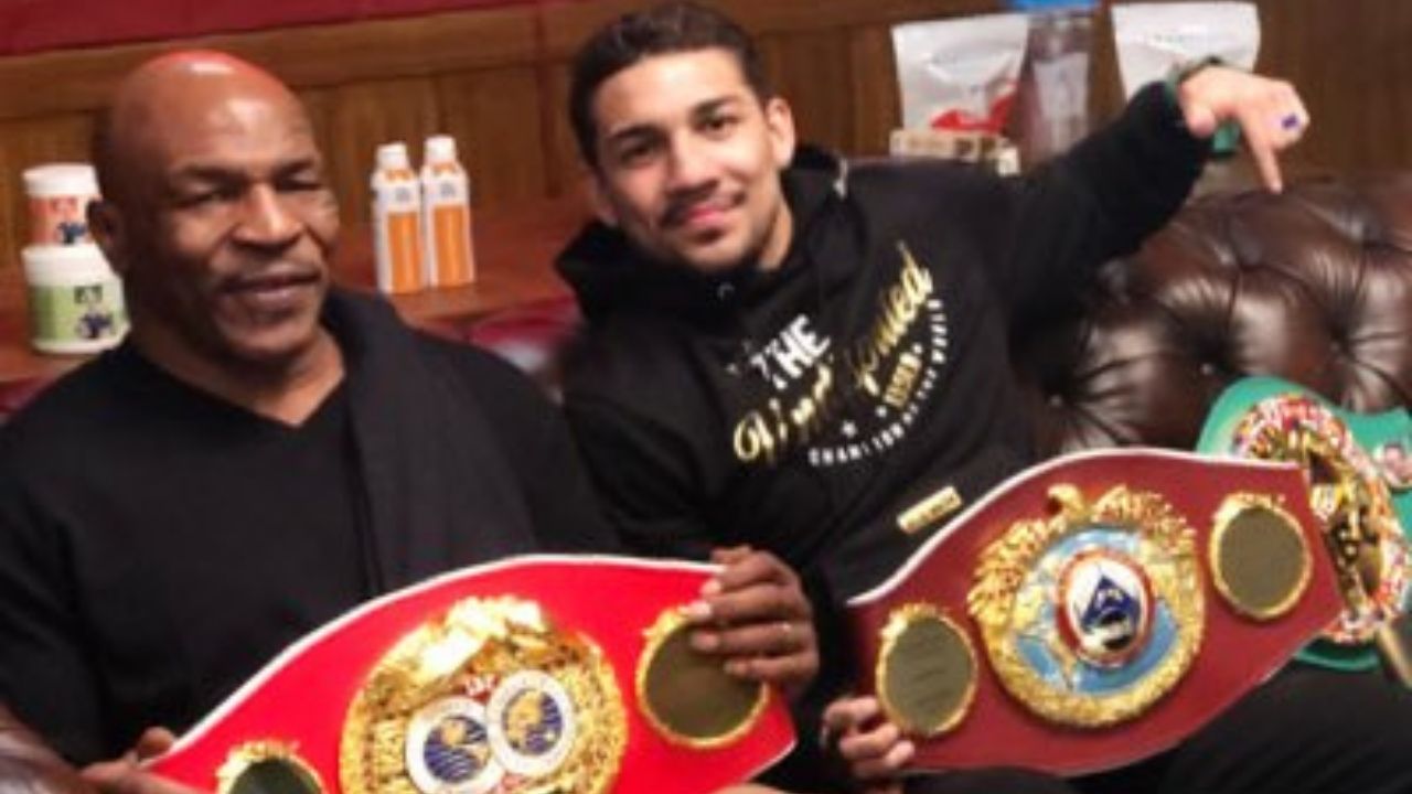 Confirman a Mike Tyson en la pelea donde Teofimo López defenderá sus 5 títulos