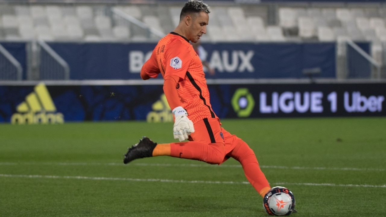 Keylor Navas sale al medio tiempo del juego del PSG ¿Qué pasó?