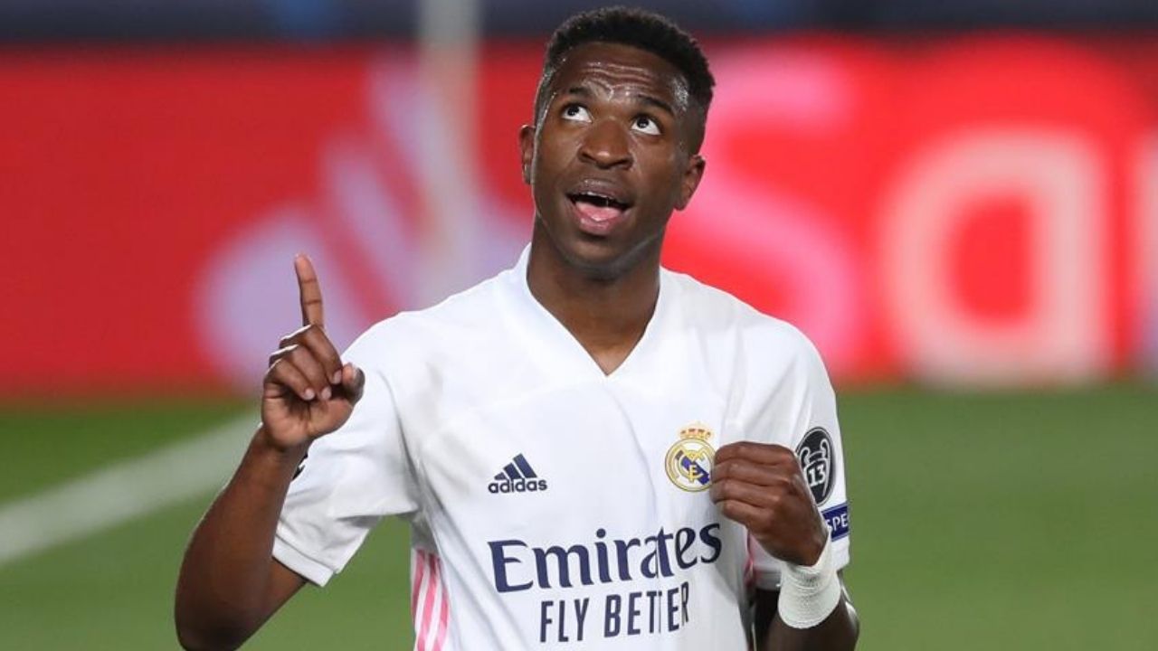 Vinicius le manda un mensaje a sus detractores después de su doblete al Liverpool