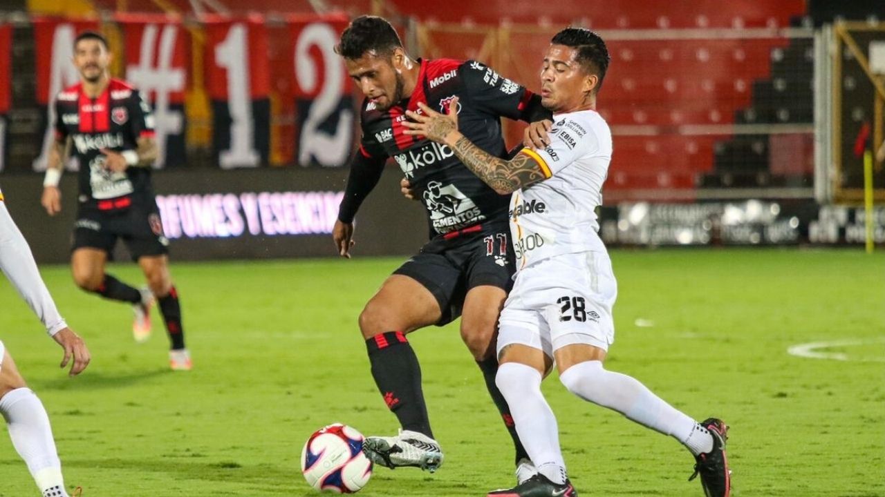 Alex López y Alajuelense continúan invictos en Costa Rica