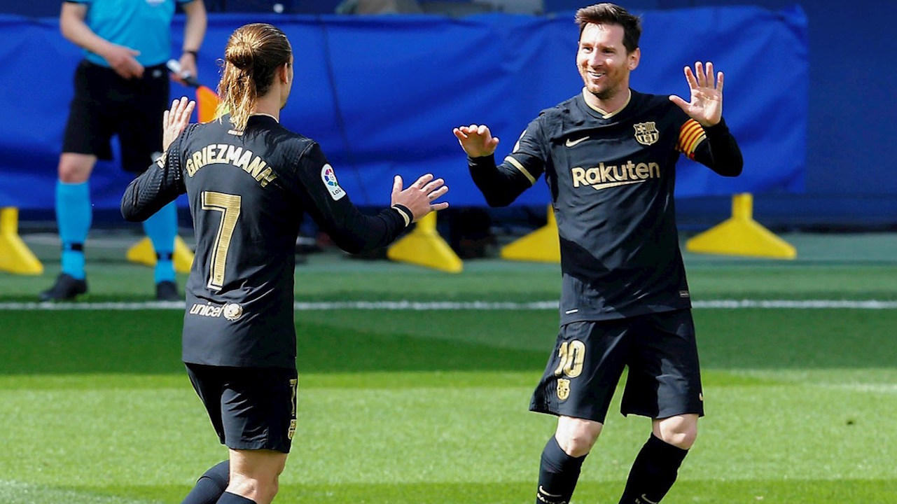 El Barcelona se lleva el duelo de La Cerámica y mete presión al Atlético