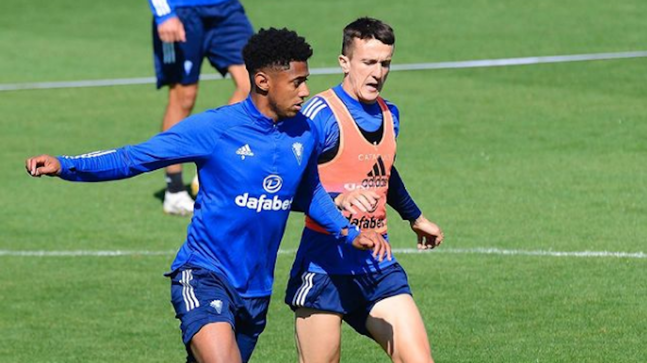 Choco Lozano entra en la convocatoria para el complicado juego ante el Valladolid
