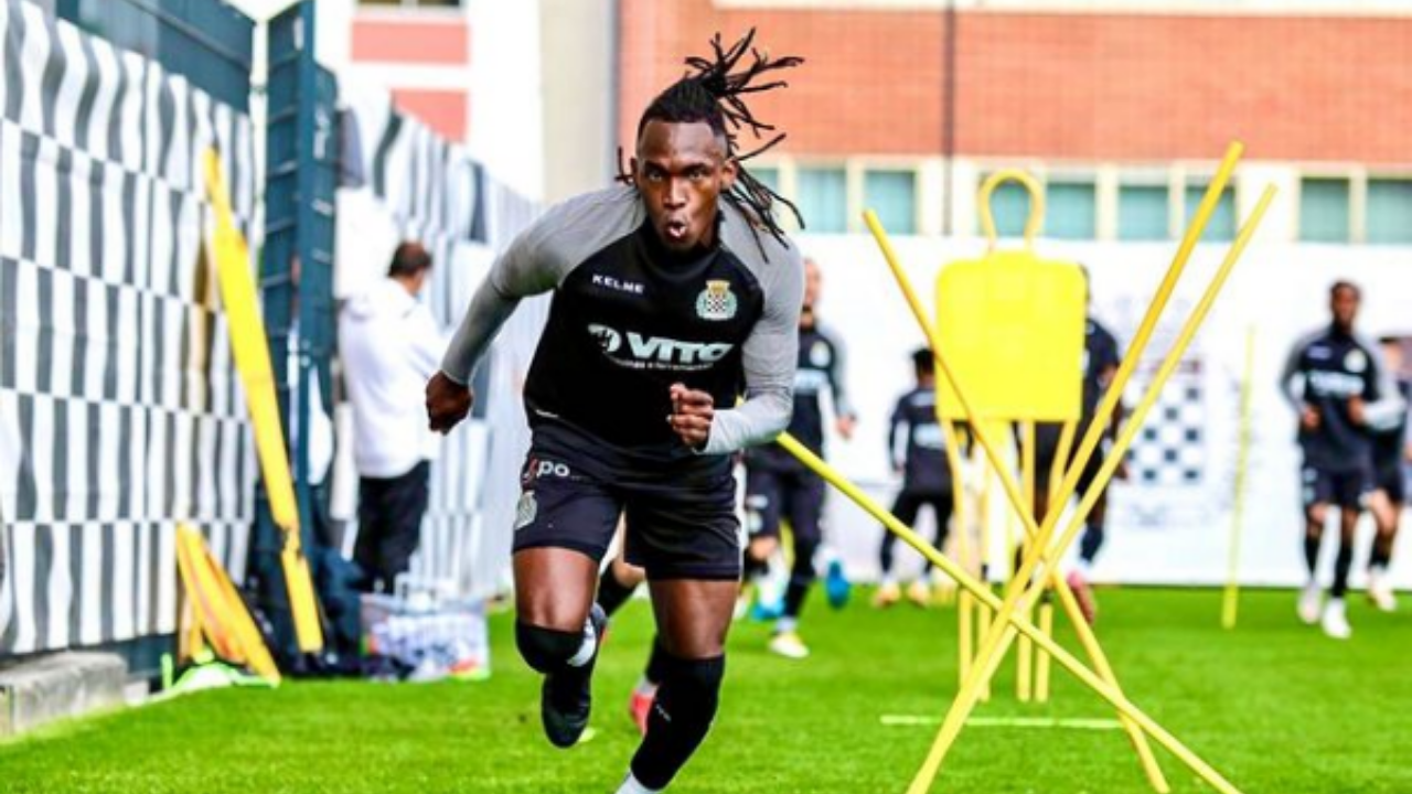 Equipo interesado en el hondureño Alberth Elis asciende a la Premier League de Inglaterra