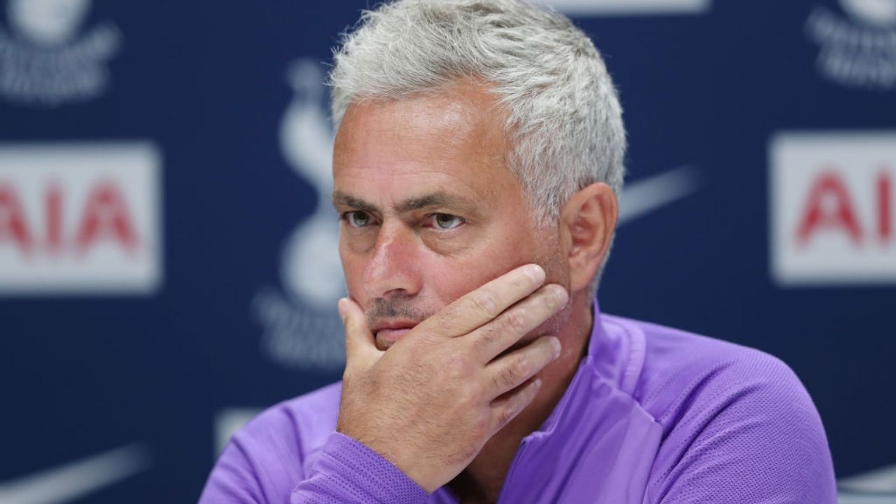Tottenham despide a Mourinho en plena recta final y hay una polémica causa