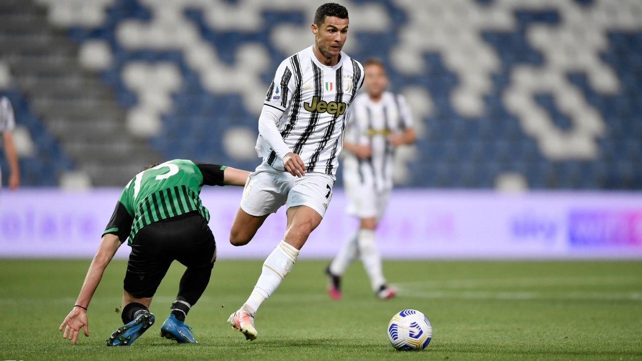 Cristiano Ronaldo hace historia al ser el primer jugador en anotar 100 goles en tres ligas diferentes