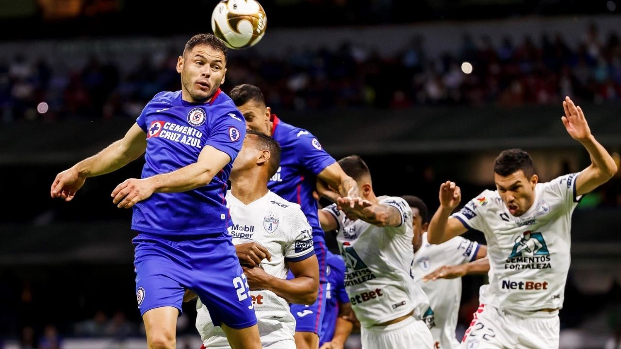 Cruz Azul se impuso al Pachuca en el Azteca y avanza a la final de la Liga Mx