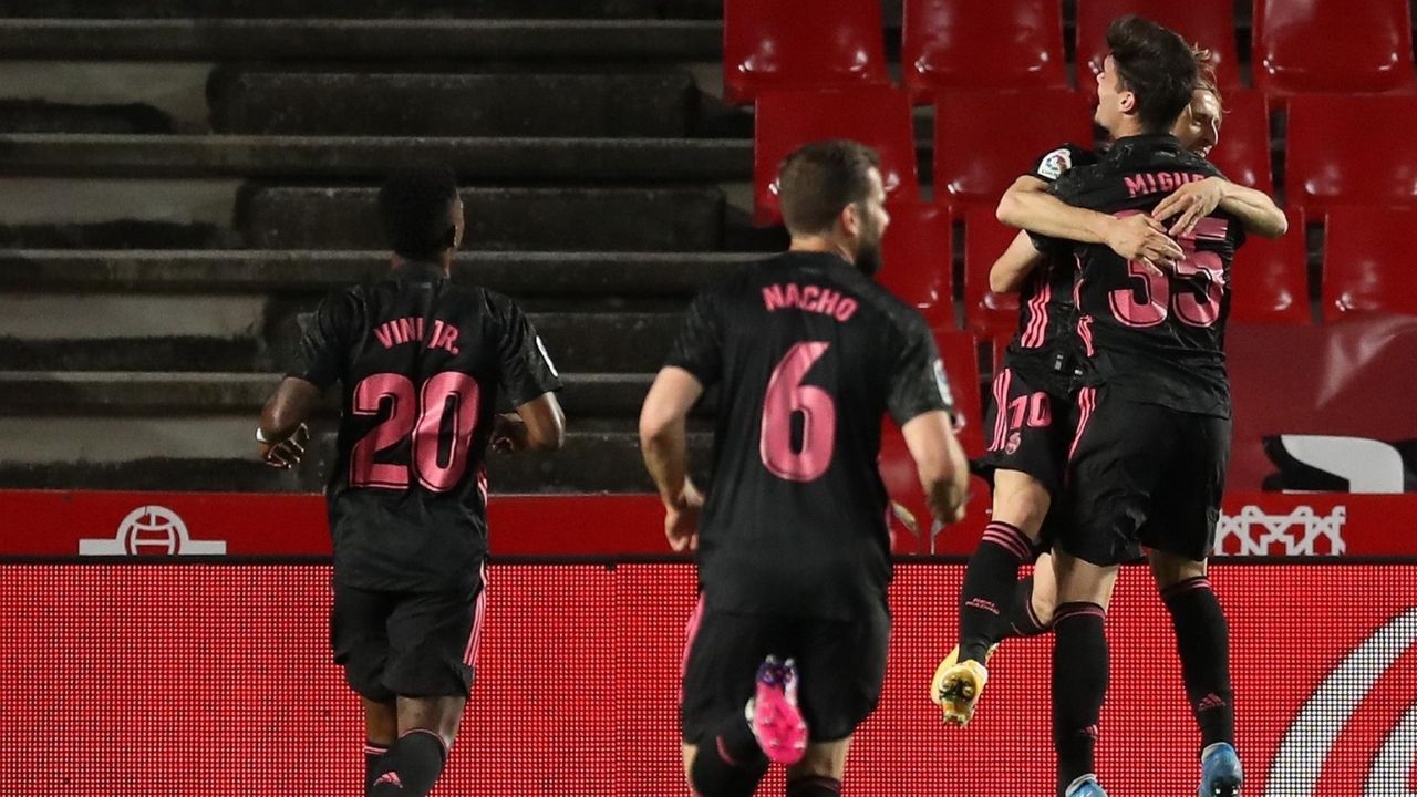 Real Madrid goleó al Granada y sigue en su paso por quitarle el liderato al Atlético