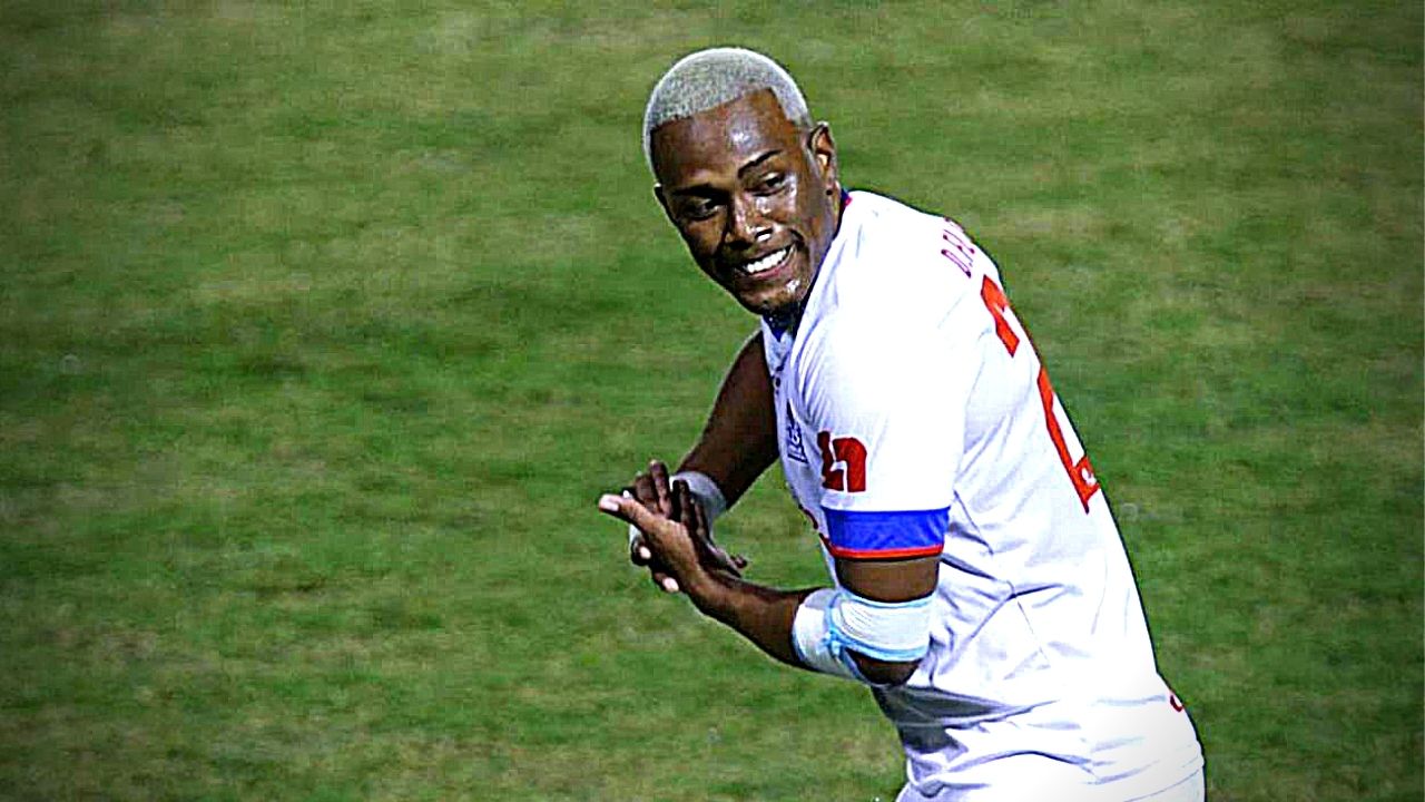 Deybi Flores tiene ofertas en el exterior y saldría de Olimpia