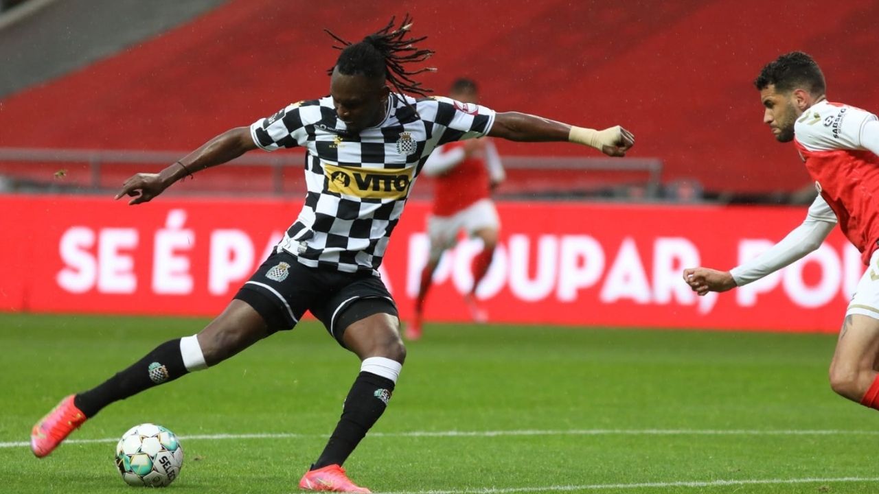 Alberth Elis, entre los mejores jugadores en Liga de Portugal