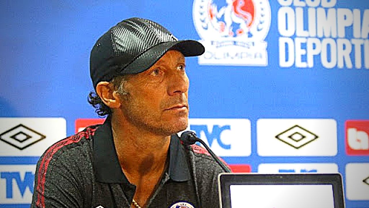 Pedro Troglio revela que tuvo ofertas de Argentina y luego entra en 'polémica' con su hijo