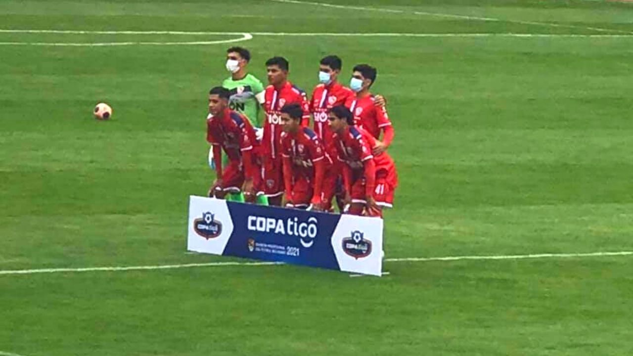 El Royal Pari de Rubilio Castillo se presenta a jugar solo con siete jugadores