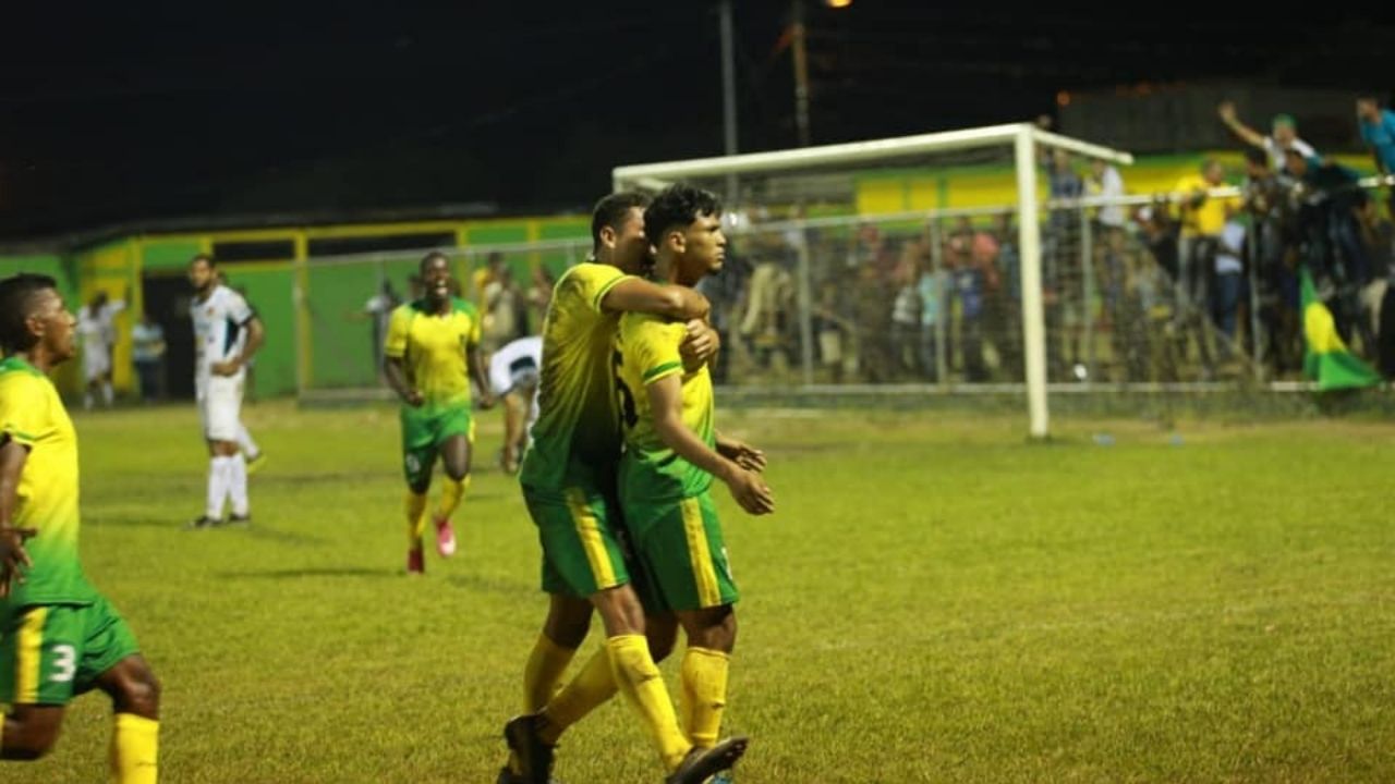 Hondureño marca golazo en Nicaragua que sorprendió hasta a los narradores