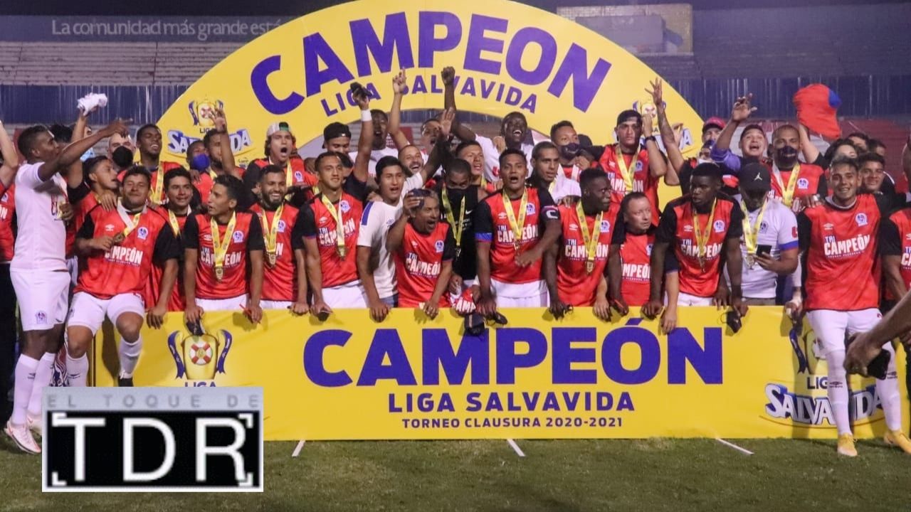 Rely Maradiaga adorna la copa 33 del Olimpia con un Toque denominado "Locos de M&$%#@"