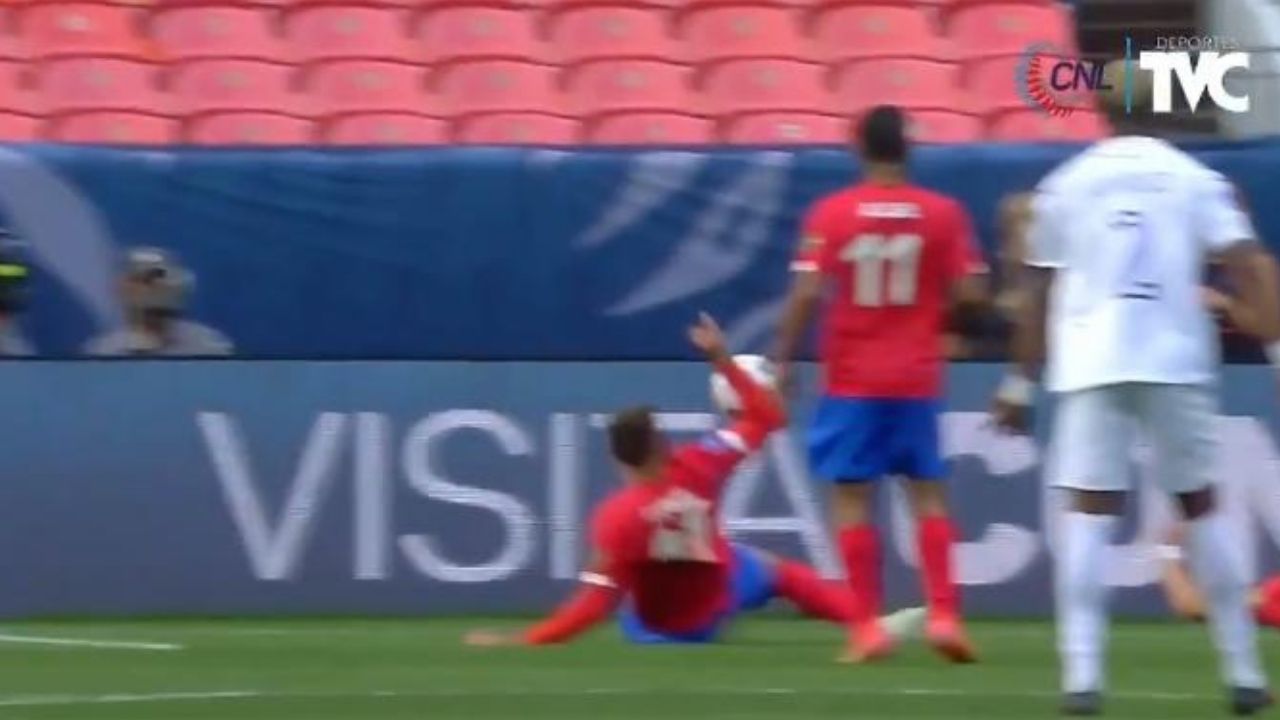 Así fue la jugada que el VAR no la quiso dar como penal para Honduras