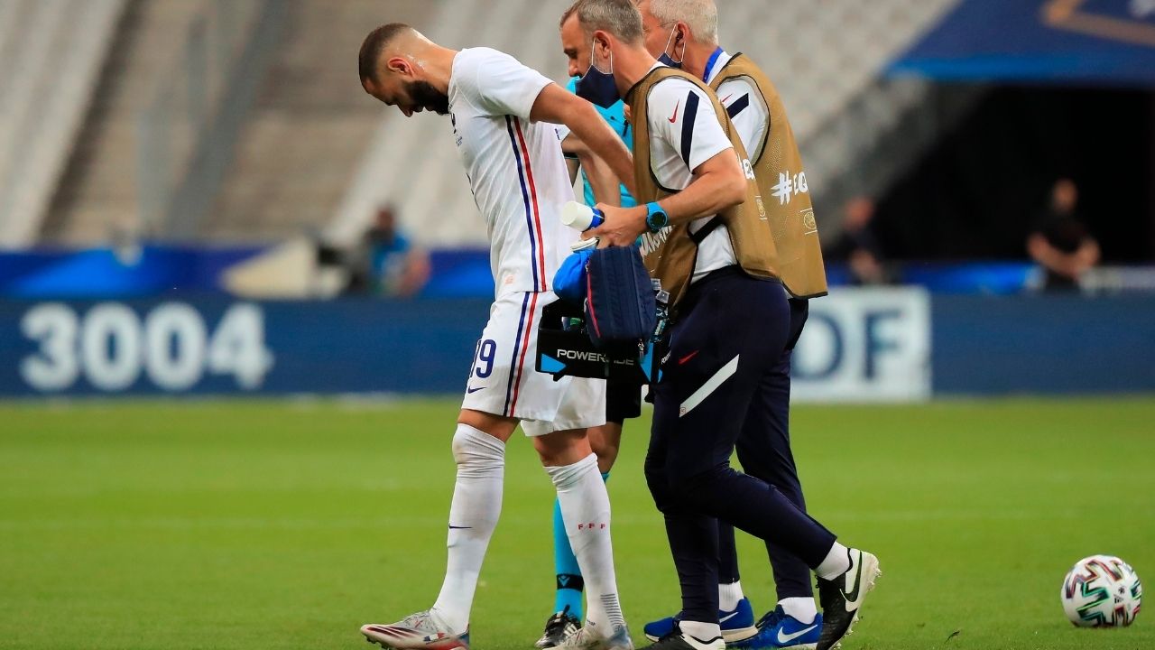 Karim Benzema sale lesionado de la rodilla con Francia a una semana de la Eurocopa