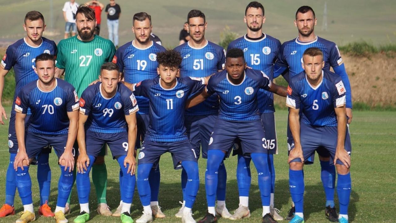 Elmer Güity titular en el Tuzla de Bosnia en su primer partido
