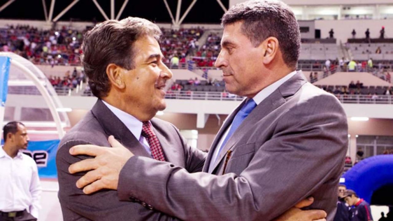 Exentrenador de Honduras fuerte candidato a dirigir a Costa Rica