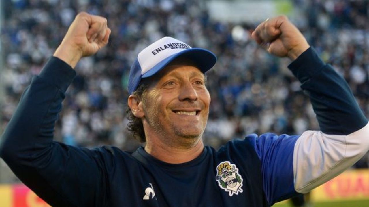 El regalo especial para Pedro Troglio por parte de Gimnasia y Esgrima